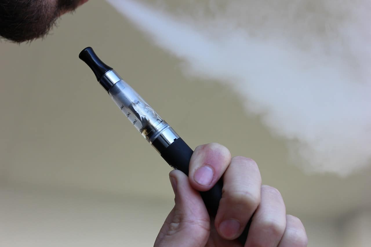 Time for clear policy on e-cigarettes at work